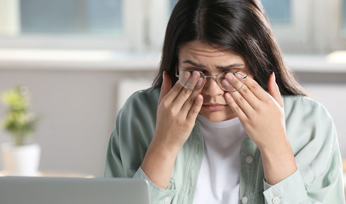 Mẹo Chữa Ngứa Khóe Mắt Đơn Giản Với Những Nguyên Liệu Có Sẵn Tại Nhà