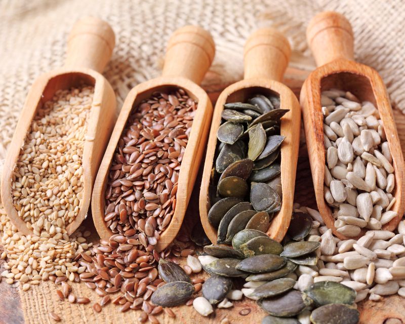 Vitamin B9 Có Trong Thực Phẩm Nào, Cần Bổ Sung Bao Nhiêu? 6 Các loại hạt và ngũ cốc nguyên hạt chứa vitamin B9