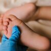làm thế nào để cải thiện bàn chân bẹt ở trẻ em