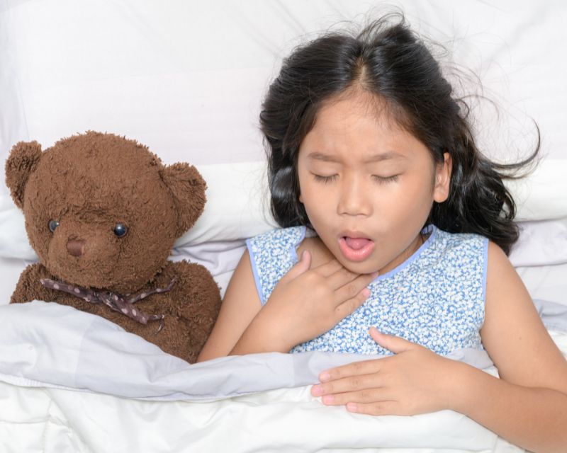 "Trẻ Ho Nhiều Về Đêm Nhưng Không Sốt: Mẹ Làm Gì Để Bé Nhanh Khỏi?" 2 Tại sao cứ đêm về là trẻ lại ho nhiều hơn ban ngày nhưng không sốt?